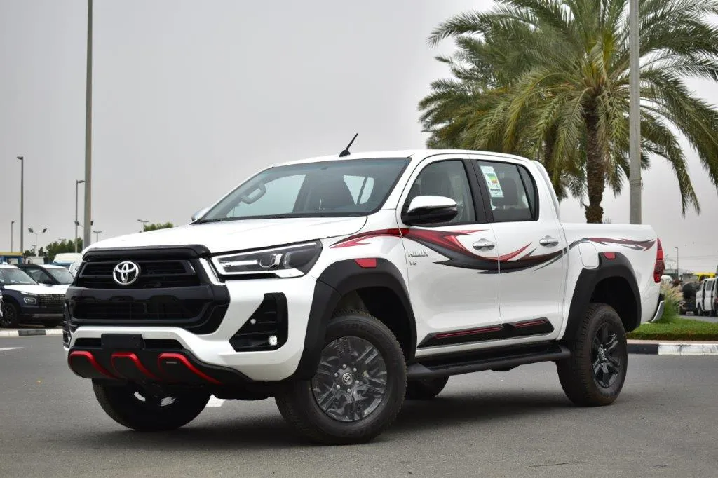 2023 Toyota | Hilux DC | VX